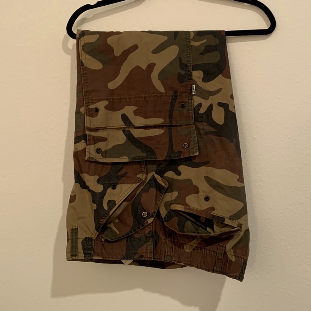 Levi Green Camaflouge Pants